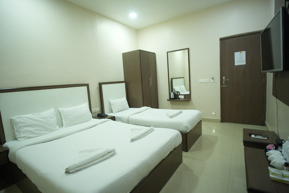 couple hotel booking kolkata