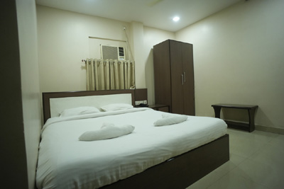Double Bed Room Hotel in Kolkata